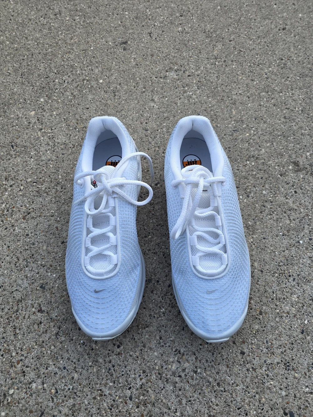 Nike Women's Air Max DN casual sneakers Size 9